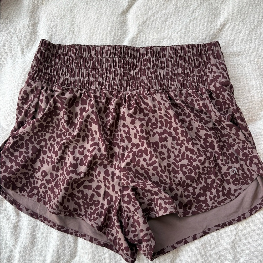 GAP Leopard-Print Smocked Waist Active Wear Shorts